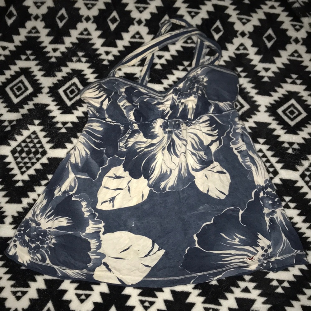 Hollister Cross back shirt